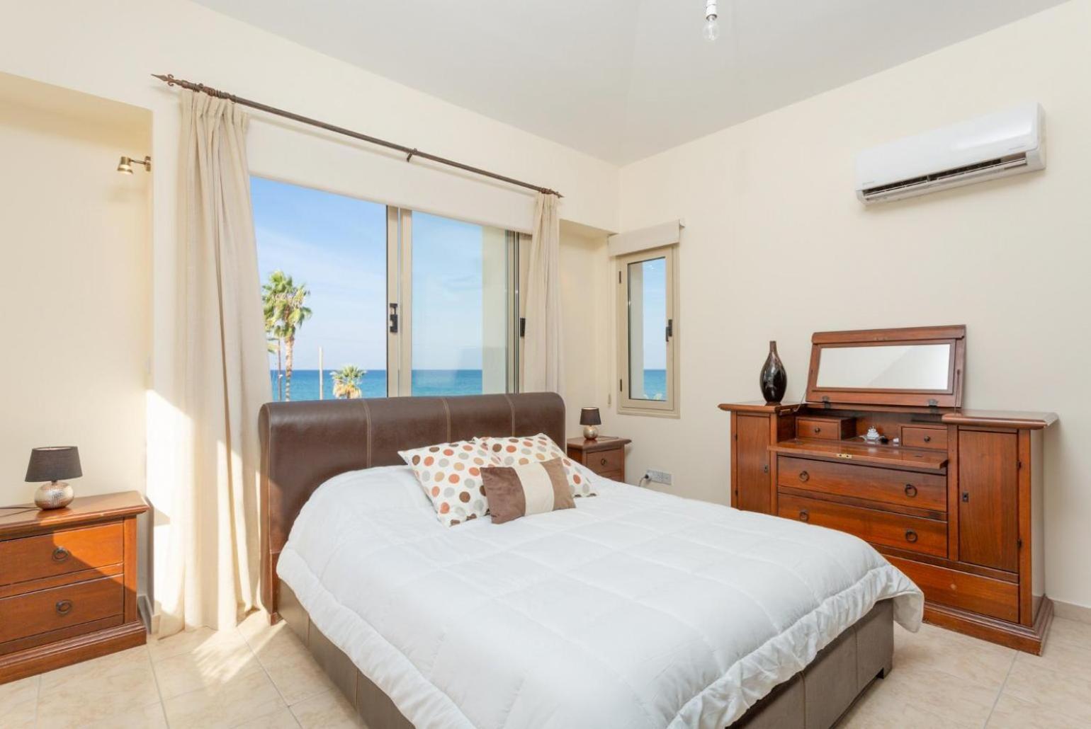 Villa Seashore One Paphos Extérieur photo